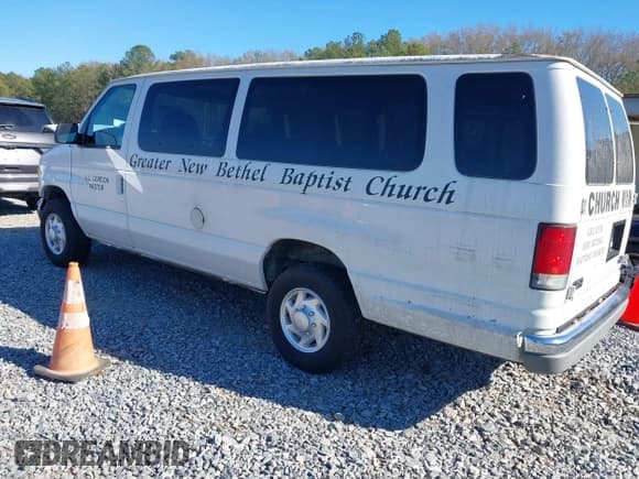 ✅ 1999 Ford Econoline Passenger XL • VIN: 1FBSS31L5XHB19871 • Lot: 41218332. Wystawiony na IAAI z przebiegiem 88 537 mil. Bezpłatny archiwum sprzedaży aukcyjnych z USA i szczegółowy raport historii pojazdu na DreamBid. Zdjęcie 3.