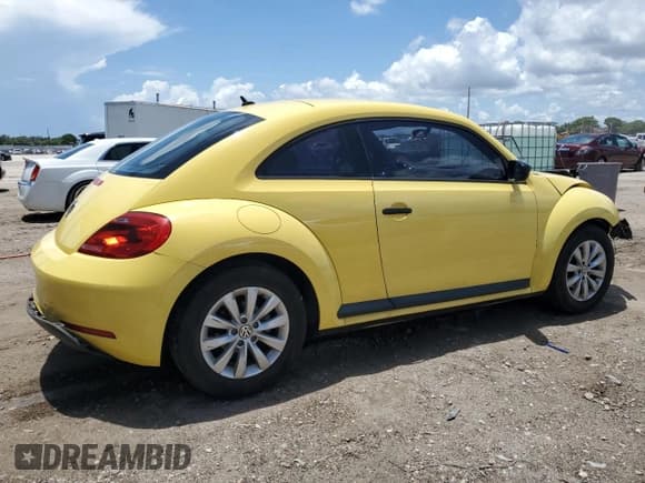 ✅ 2015 Volkswagen Beetle Fleet Edition • VIN: 3VWF17AT7FM614488 • Lot: 62351275. Listed on Copart with 117,290 mi. Free auction sales archive from the USA and detailed vehicle history report at DreamBid. Image 3.