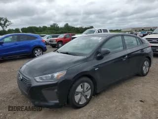 ✅ 2018 Hyundai Ioniq Blue • VIN: KMHC65LC3JU066143 • Lot: 65141335. Wystawiony na Copart z przebiegiem 123 429 mil. Bezpłatny archiwum sprzedaży aukcyjnych z USA i szczegółowy raport historii pojazdu na DreamBid. Zdjęcie 1.