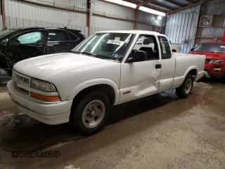 1997 Chevrolet S-10 LS с VIN 1GCCS19XXV8107806, выставлен на аукционе Copart как лот 75861614 с пробегом 176 121 миль миль и Списание • Salvage title. История ставок и продаж доступна на DreamBid. Изображение 1.