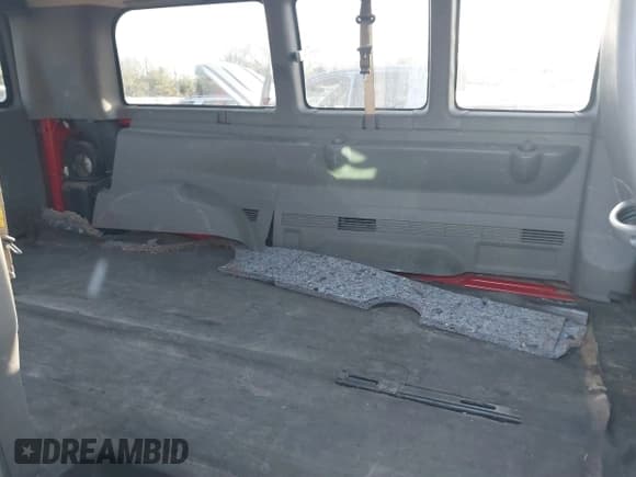 ✅ 2020 Chevrolet Express Cargo • VIN: 1GCZGGFG5L1188853 • Lot: 41790969. Listed on IAAI with 104,599 mi. Free auction sales archive from the USA and detailed vehicle history report at DreamBid. Image 8.