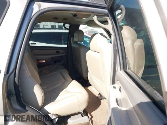 ✅ 2002 GMC Yukon SLT • VIN: 1GKEK13Z12R149729 • Lot: 43690941. Listed on IAAI with 214,772 mi. Free auction sales archive from the USA and detailed vehicle history report at DreamBid. Image 8.