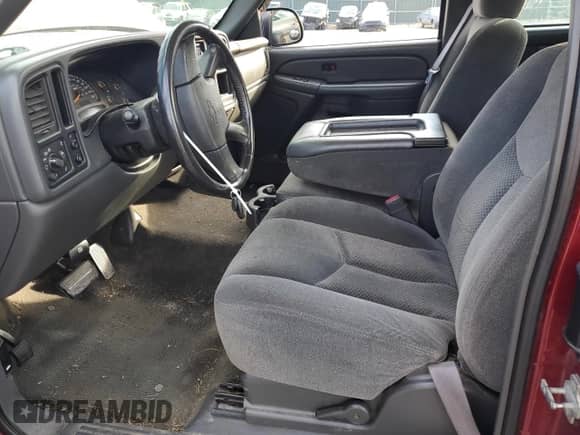 ✅ 2005 Chevrolet Silverado 1500 LS • VIN: 2GCEC19V351284558 • Lot: 70009574. Wystawiony na Copart z przebiegiem 114 355 mil mil. Skorzystaj z bezpłatnego archiwum sprzedaży aukcyjnych z USA i zobacz szczegółowy raport historii pojazdu na DreamBid. Zdjęcie 7.