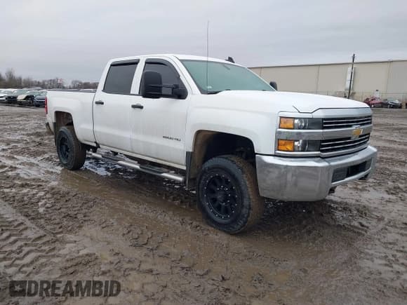 ✅ 2017 Chevrolet Silverado 2500HD Work Truck • VIN: 1GC1KUEG5HF222795 • Lot: 41717477. Wystawiony na IAAI z przebiegiem 223 784 mil. Bezpłatny archiwum sprzedaży aukcyjnych z USA i szczegółowy raport historii pojazdu na DreamBid. Zdjęcie 1.