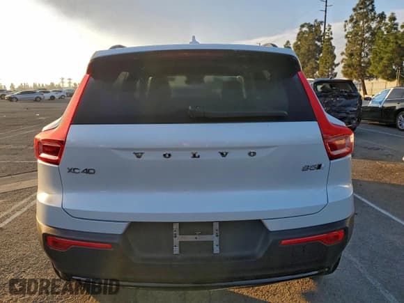 ✅ 2023 Volvo XC40 Ultimate Dark Theme • VIN: YV4L12UX3P2008344 • Лот: 94685395. Опубликован ранее на Copart с пробегом Не указан. Бесплатный доступ к архиву аукционных продаж из США и подробный отчёт об истории автомобиля на DreamBid. Изображение 6.