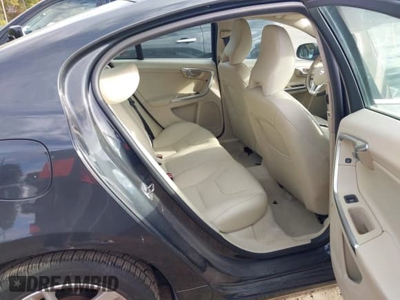 ✅ 2015 Volvo S60 T5 Drive-E Premier • VIN: YV140MFK9F2364118 • Lot: 43454496. Listed on IAAI with 47,012 mi. Free auction sales archive from the USA and detailed vehicle history report at DreamBid. Image 8.