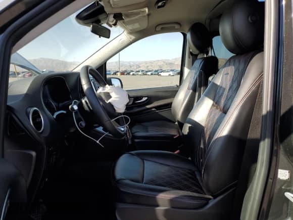 ✅ 2020 Mercedes-Benz Metris • VIN: W1WV0FEY3L3762981 • Лот: 74620654. Опубликован ранее на Copart с пробегом 12 977 миль. Бесплатный доступ к архиву аукционных продаж из США и подробный отчёт об истории автомобиля на DreamBid. Изображение 7.