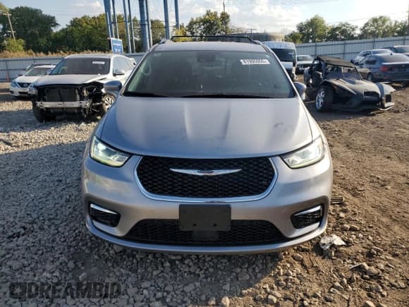 ✅ 2021 Chrysler Pacifica Touring L • VIN: 2C4RC1BG6MR588674 • Lot: 81995955. Listed on Copart with 85,610 mi. Free auction sales archive from the USA and detailed vehicle history report at DreamBid. Image 5.