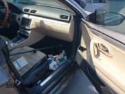 ✅ 2013 Volkswagen CC R-Line • VIN: WVWBP7AN6DE547662 • Lot: 42749969. Wystawiony na IAAI z przebiegiem 124 019 mil. Bezpłatny archiwum sprzedaży aukcyjnych z USA i szczegółowy raport historii pojazdu na DreamBid. Zdjęcie 13.