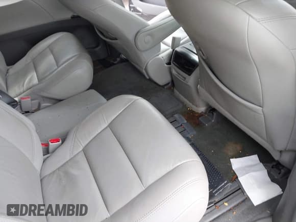 ✅ 2016 Toyota Sienna XLE • VIN: 5TDYK3DC6GS718551 • Lot: 41537134. Listed on IAAI with 114,839 mi. Free auction sales archive from the USA and detailed vehicle history report at DreamBid. Image 8.