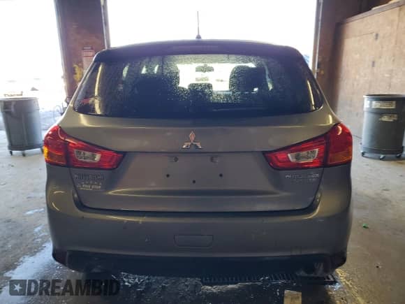2015 Mitsubishi Outlander ES с VIN 4A4AP3AU8FE060406, выставлен на аукционе Copart как лот 87388425 с пробегом 101 455 миль миль и Списание • Salvage title. История ставок и продаж доступна на DreamBid. Изображение 6.