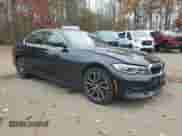 2020 BMW 3 Series 330i xDrive z VIN 3MW5R7J01L8B28368, wystawiony jako Copart lot #90002565 z przebiegiem 98 537 mil mil oraz Szkoda całkowita • Salvage title. Historia ofert i sprzedaży dostępna na DreamBid. Obrazek 4.