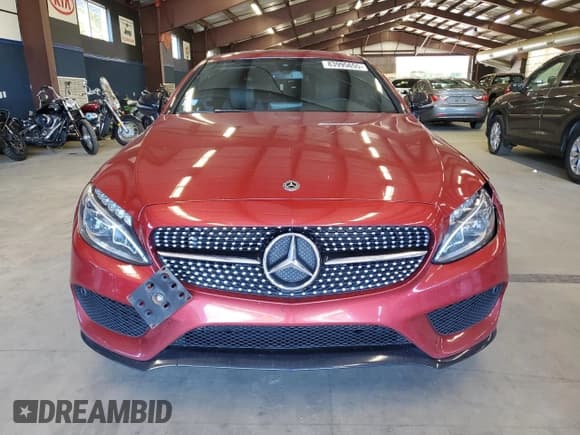 ✅ 2017 Mercedes-Benz C 300 • VIN: WDDWJ4JB5HF589138 • Lot: 83995655. Wystawiony na Copart z przebiegiem 69 241 mil. Bezpłatny archiwum sprzedaży aukcyjnych z USA i szczegółowy raport historii pojazdu na DreamBid. Zdjęcie 5.