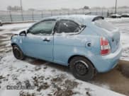 ✅ 2008 Hyundai Accent GS • VIN: KMHCM36C98U065126 • Лот: 84049704. Опубликован ранее на Copart с пробегом 88 563 миль. Бесплатный доступ к архиву аукционных продаж из США и подробный отчёт об истории автомобиля на DreamBid. Изображение 2.
