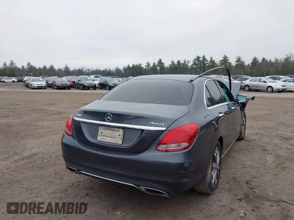 ✅ 2016 Mercedes-Benz C 300 • VIN: 55SWF4KB8GU152486 • Lot: 43753630. Wystawiony na IAAI z przebiegiem Nie podano. Bezpłatny archiwum sprzedaży aukcyjnych z USA i szczegółowy raport historii pojazdu na DreamBid. Zdjęcie 4.