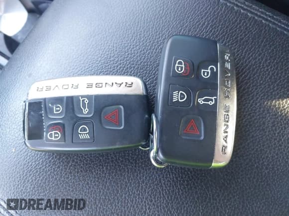 ✅ 2017 Land Rover Range Rover Evoque SE • VIN: SALVP2BGXHH172968 • Lot: 43711367. Listed on IAAI with 119,984 mi. Free auction sales archive from the USA and detailed vehicle history report at DreamBid. Image 11.