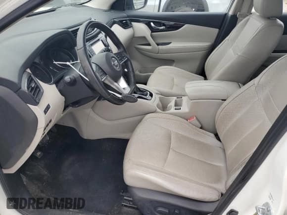 ✅ 2017 Nissan Rogue SV • VIN: JN1BJ1CRXHW107347 • Lot: 82766125. Wystawiony na Copart z przebiegiem 87 088 mil. Bezpłatny archiwum sprzedaży aukcyjnych z USA i szczegółowy raport historii pojazdu na DreamBid. Zdjęcie 7.