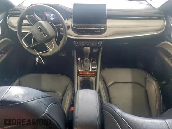 ✅ 2025 Jeep Compass Limited • VIN: 3C4NJDCN0ST613601 • Лот: 96115225. Опубликован ранее на Copart с пробегом 11 907 миль. Бесплатный доступ к архиву аукционных продаж из США и подробный отчёт об истории автомобиля на DreamBid. Изображение 8.