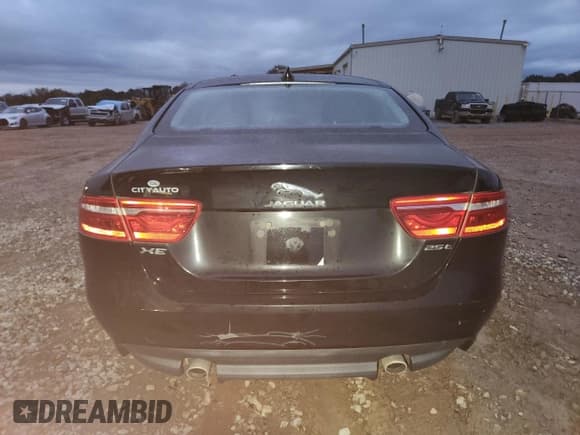 ✅ 2018 Jaguar XE 25t • VIN: SAJAR4FX7JCP34027 • Лот: 90339285. Опубликован ранее на Copart с пробегом 133 395 миль. Бесплатный доступ к архиву аукционных продаж из США и подробный отчёт об истории автомобиля на DreamBid. Изображение 6.