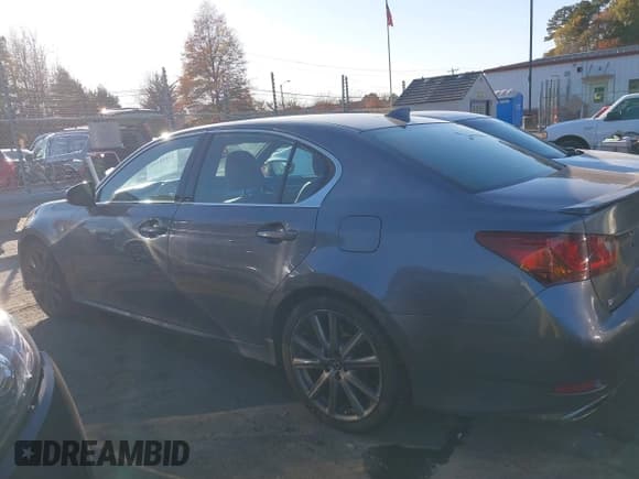 ✅ 2015 Lexus GS 350 • VIN: JTHBE1BL0FA017129 • Lot: 43696252. Wystawiony na IAAI z przebiegiem 121 951 mil. Bezpłatny archiwum sprzedaży aukcyjnych z USA i szczegółowy raport historii pojazdu na DreamBid. Zdjęcie 14.