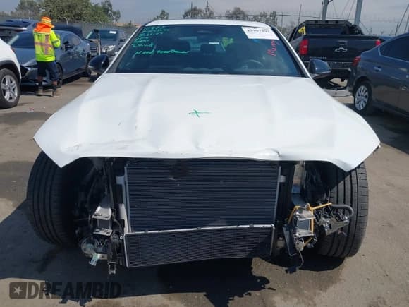 ✅ 2024 Mercedes-Benz C 300 • VIN: W1KAF4GB9RR237165 • Lot: 42907491. Wystawiony na IAAI z przebiegiem 8 143 mil. Bezpłatny archiwum sprzedaży aukcyjnych z USA i szczegółowy raport historii pojazdu na DreamBid. Zdjęcie 13.