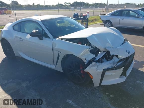 ✅ 2025 Toyota 86 Premium • VIN: JF1ZNBE19S8755437 • Лот: 43448598. Опубликован ранее на IAAI с пробегом 2 577 миль. Бесплатный доступ к архиву аукционных продаж из США и подробный отчёт об истории автомобиля на DreamBid. Изображение 1.