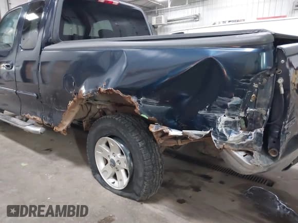 ✅ 2003 Ford F-150 XL • VIN: 1FTRX18LX3NB00847 • Лот: 42092540. Опубликован ранее на IAAI с пробегом 185 536 миль. Бесплатный доступ к архиву аукционных продаж из США и подробный отчёт об истории автомобиля на DreamBid. Изображение 6.