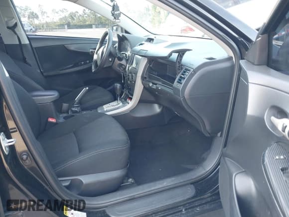 ✅ 2013 Toyota Corolla S • VIN: 2T1BU4EE8DC033848 • Lot: 43825404. Listed on IAAI with 117,711 mi. Free auction sales archive from the USA and detailed vehicle history report at DreamBid. Image 5.