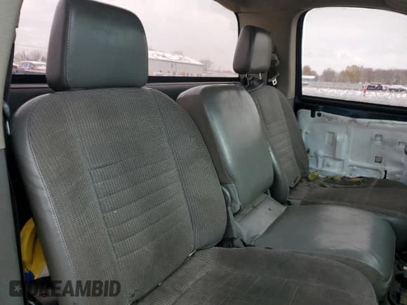 ✅ 2006 Dodge 2500 ST • VIN: 3D7KS26D86G188530 • Lot: 91983925. Wystawiony na Copart z przebiegiem 225 009 mil. Bezpłatny archiwum sprzedaży aukcyjnych z USA i szczegółowy raport historii pojazdu na DreamBid. Zdjęcie 10.