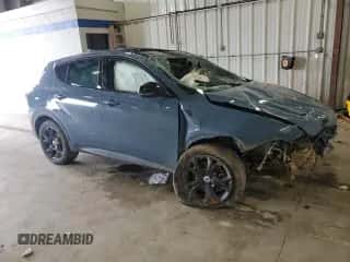 2023 Dodge Hornet GT Plus z VIN ZACNDFBN1P3A01000, wystawiony jako Copart lot #64124045 z przebiegiem Nie podano mil oraz Szkoda całkowita • Salvage title. Historia ofert i sprzedaży dostępna na DreamBid. Obrazek 4.