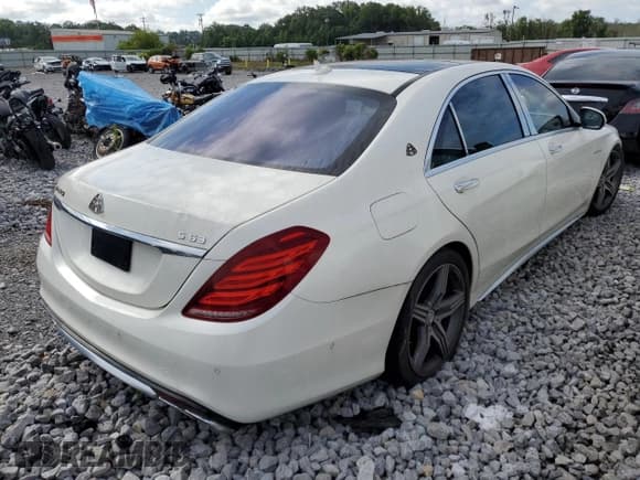 ✅ 2017 Mercedes-Benz S 63 AMG • VIN: WDDUG7JBXHA289339 • Lot: 62113334. Listed on Copart with 69,364 mi. Free auction sales archive from the USA and detailed vehicle history report at DreamBid. Image 3.
