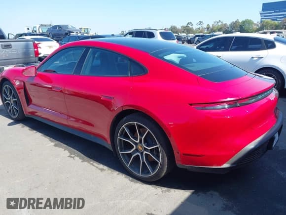 ✅ 2024 Porsche Taycan • VIN: WP0AA2Y1XRSA12414 • Lot: 42555300. Wystawiony na IAAI z przebiegiem Nie podano. Bezpłatny archiwum sprzedaży aukcyjnych z USA i szczegółowy raport historii pojazdu na DreamBid. Zdjęcie 3.