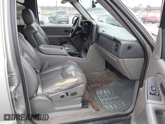 ✅ 2005 GMC Yukon XL SLT • VIN: 3GKFK16Z65G122224 • Lot: 43747214. Wystawiony na IAAI z przebiegiem 220 645 mil. Bezpłatny archiwum sprzedaży aukcyjnych z USA i szczegółowy raport historii pojazdu na DreamBid. Zdjęcie 5.