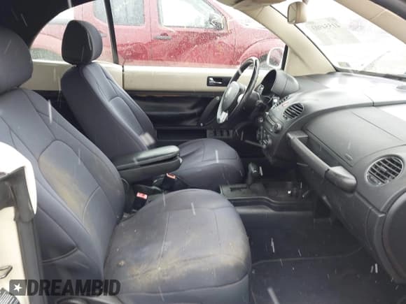 ✅ 2006 Volkswagen Beetle • VIN: 3VWSF31Y16M318144 • Лот: 41554903. Опубликован ранее на IAAI с пробегом 126 984 миль. Бесплатный доступ к архиву аукционных продаж из США и подробный отчёт об истории автомобиля на DreamBid. Изображение 5.