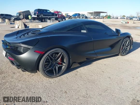 ✅ 2018 McLaren 720S • VIN: SBM14DCA8JW001861 • Lot: 41146453. Listed on IAAI with 31,935 mi. Free auction sales archive from the USA and detailed vehicle history report at DreamBid. Image 4.