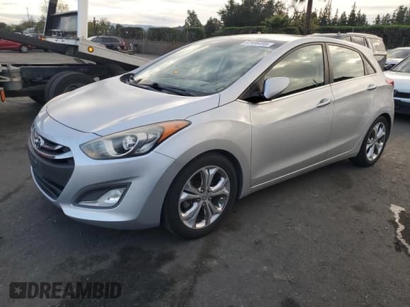 ✅ 2014 Hyundai Elantra • VIN: KMHD35LH4EU165648 • Лот: 92886495. Опубликован ранее на Copart с пробегом 130 522 миль. Бесплатный доступ к архиву аукционных продаж из США и подробный отчёт об истории автомобиля на DreamBid. Изображение 1.