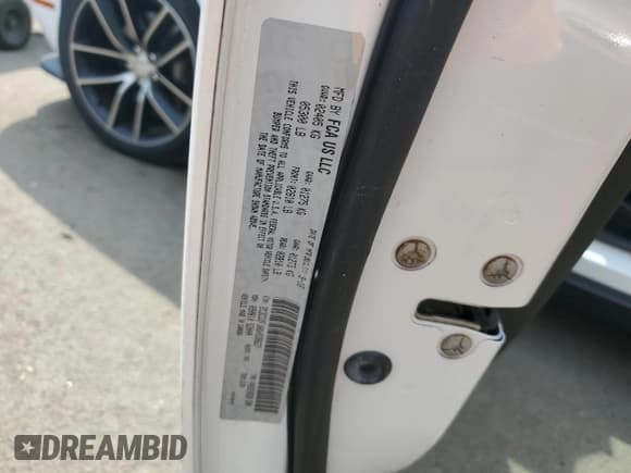 ✅ 2016 Dodge Challenger R/T Scat Pack • VIN: 2C3CDZFJ0GH338627 • Lot: 63824744. Wystawiony na Copart z przebiegiem 92 431 mil. Bezpłatny archiwum sprzedaży aukcyjnych z USA i szczegółowy raport historii pojazdu na DreamBid. Zdjęcie 12.