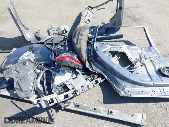 ✅ 2021 Toyota Highlander LE • VIN: 5TDZZRAH6MS530742 • Lot: 43514535. Listed on IAAI with 73,006 mi. Free auction sales archive from the USA and detailed vehicle history report at DreamBid. Image 12.