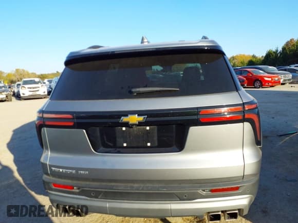 ✅ 2025 Chevrolet Traverse AWD LT • VIN: 1GNEVGRS6SJ142099 • Lot: 43632152. Listed on IAAI with 22,545 mi. Free auction sales archive from the USA and detailed vehicle history report at DreamBid. Image 17.