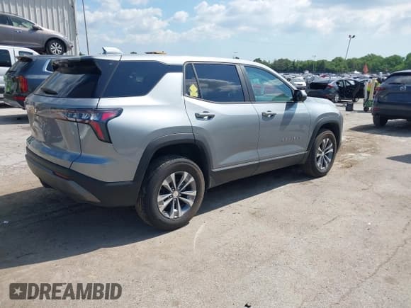 ✅ 2025 Chevrolet Equinox FWD LT • VIN: 3GNAXHEG8SL106374 • Lot: 42636087. Wystawiony na IAAI z przebiegiem 11 896 mil. Bezpłatny archiwum sprzedaży aukcyjnych z USA i szczegółowy raport historii pojazdu na DreamBid. Zdjęcie 4.