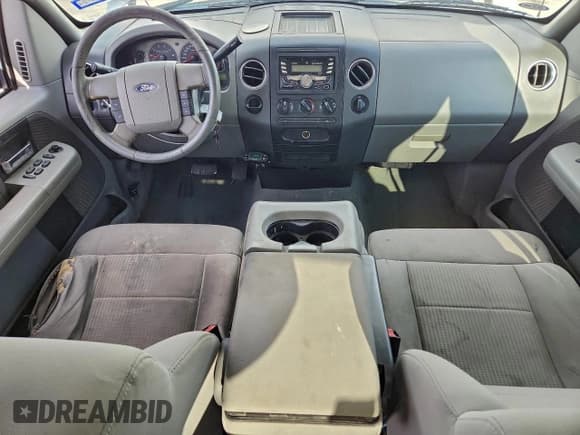 ✅ 2007 Ford F-150 XLT • VIN: 1FTRW12WX7KC61843 • Lot: 94110835. Wystawiony na Copart z przebiegiem 259 277 mil. Bezpłatny archiwum sprzedaży aukcyjnych z USA i szczegółowy raport historii pojazdu na DreamBid. Zdjęcie 8.