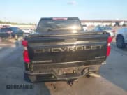 ✅ 2023 Chevrolet Silverado 1500 Custom Trail Boss • VIN: 3GCPDCEKXPG148290 • Lot: 42969215. Wystawiony na IAAI z przebiegiem 41 300 mil. Bezpłatny archiwum sprzedaży aukcyjnych z USA i szczegółowy raport historii pojazdu na DreamBid. Zdjęcie 16.