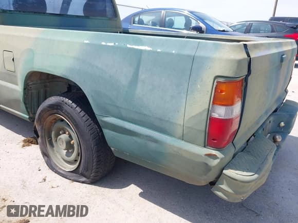 ✅ 1992 Dodge RAM • VIN: JB7FL24W7NP004167 • Lot: 43144410. Listed on IAAI with 100,780 mi. Free auction sales archive from the USA and detailed vehicle history report at DreamBid. Image 13.
