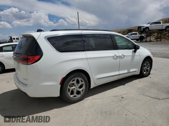 ✅ 2023 Chrysler Pacifica Limited • VIN: 2C4RC1GG1PR606107 • Lot: 66532985. Listed on Copart with 35,471 mi. Free auction sales archive from the USA and detailed vehicle history report at DreamBid. Image 3.
