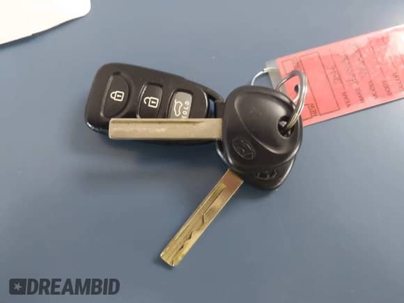 2016 Hyundai Veloster с VIN KMHTC6AD8GU266941, выставлен на аукционе IAAI как лот 43490861 с пробегом Не указан миль и . История ставок и продаж доступна на DreamBid. Изображение 11.