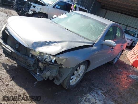 2008 Hyundai Azera Limited с VIN KMHFC46F28A282406, выставлен на аукционе IAAI как лот 41644061 с пробегом Не указан миль и . История ставок и продаж доступна на DreamBid. Изображение 2.