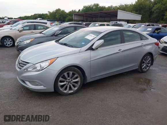 2011 Hyundai Sonata SE с VIN 5NPEC4AB0BH261249, выставлен на аукционе IAAI как лот 42982338 с пробегом 175 525 миль миль и . История ставок и продаж доступна на DreamBid. Изображение 2.