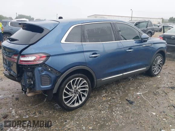 ✅ 2019 Lincoln Nautilus Reserve • VIN: 2LMPJ8L93KBL53791 • Lot: 39925917. Listed on IAAI with 54,939 mi. Free auction sales archive from the USA and detailed vehicle history report at DreamBid. Image 4.