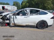 ✅ 2023 Tesla Model X Plaid • VIN: 7SAXCBE60PF428146 • Lot: 43214084. Wystawiony na IAAI z przebiegiem Nie podano. Bezpłatny archiwum sprzedaży aukcyjnych z USA i szczegółowy raport historii pojazdu na DreamBid. Zdjęcie 14.