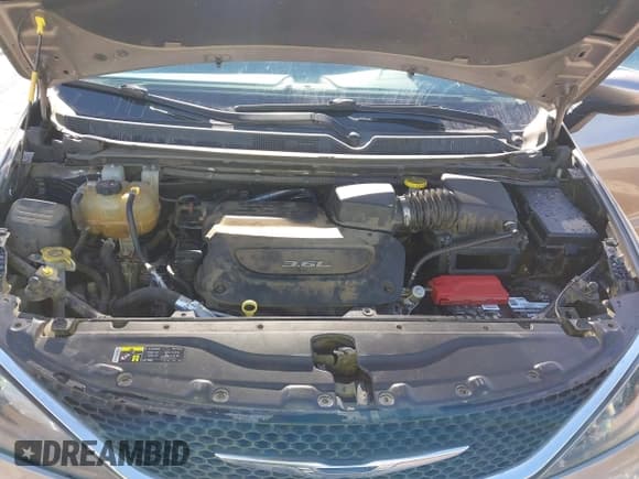 ✅ 2017 Chrysler Pacifica Touring • VIN: 2C4RC1DG7HR623290 • Lot: 43634444. Listed on IAAI with 175,817 mi. Free auction sales archive from the USA and detailed vehicle history report at DreamBid. Image 10.